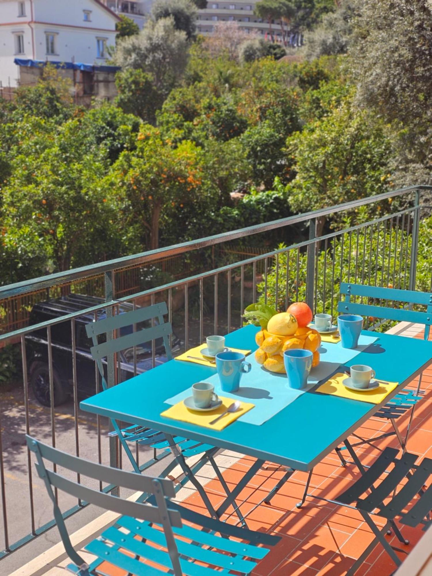 Sunny Flat Apartment ซอร์เรนโต ภายนอก รูปภาพ