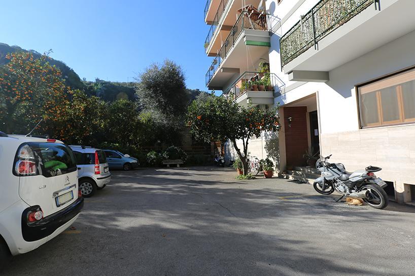 Sunny Flat Apartment ซอร์เรนโต ภายนอก รูปภาพ